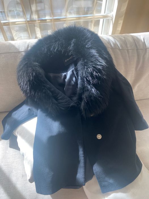 Дамско късо манто с яка от лисица