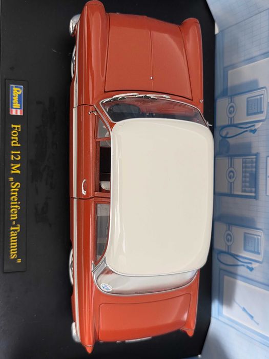 Macheta Auto 1/18 Revell Ford 12 M Streifen Taunus