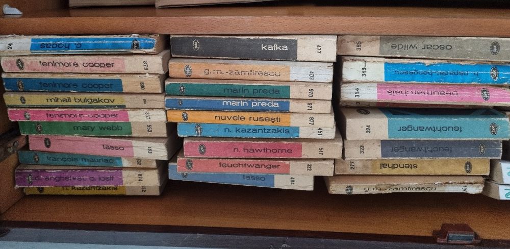 vând cărți vechi de colecție (60 lei bucata)