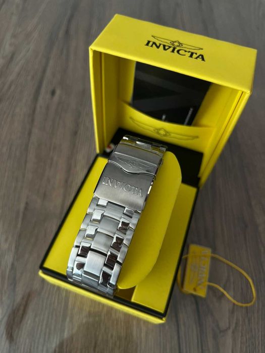 Часовник Invicta Chronograph Bolt