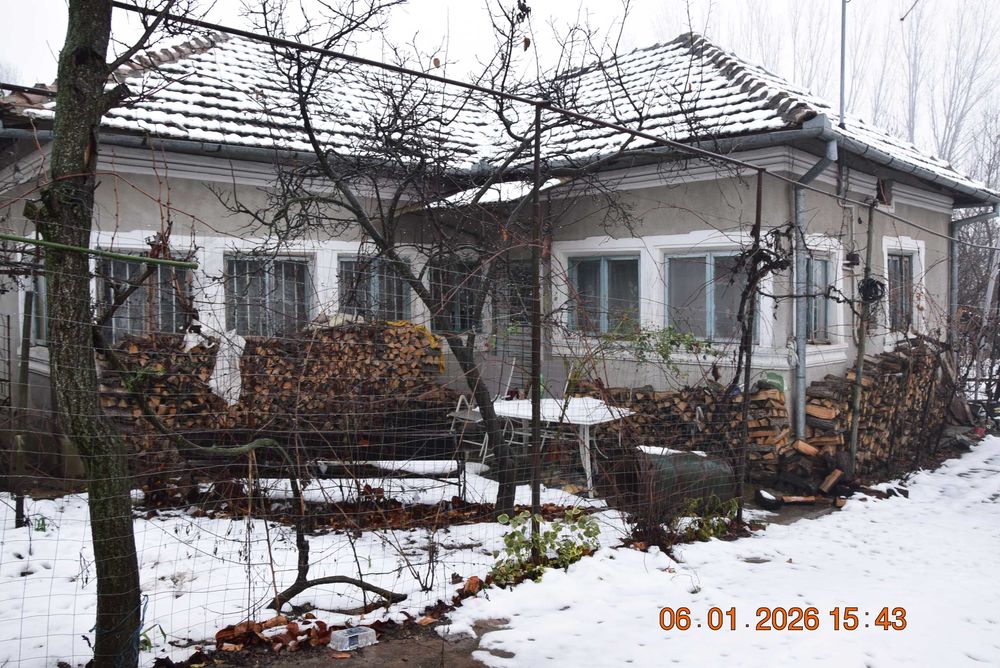 Casă 5 camere cu hol + Casa 3 camere cu hol cu teren 1000 mp