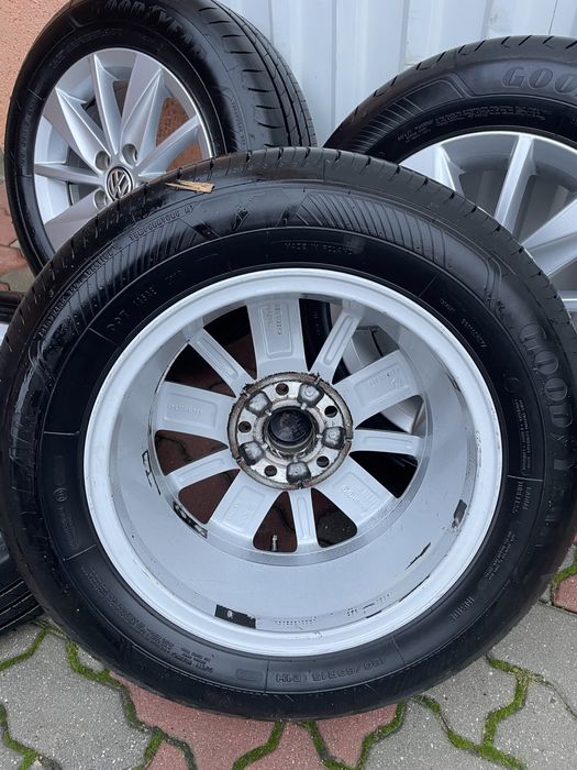 Jante de aluminiu originale VW R15 cu cauciucuri GOOD YEAR noi de vara