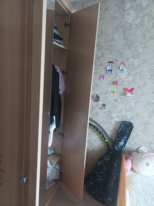 Шкаф- Шифоньер .