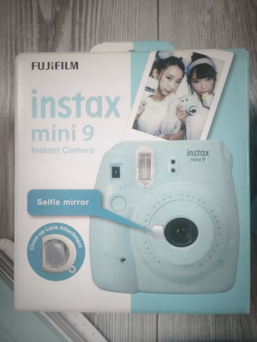 Комплект фотоапарат Fujifilm Instax mini 9 с какъв и албум за снимки