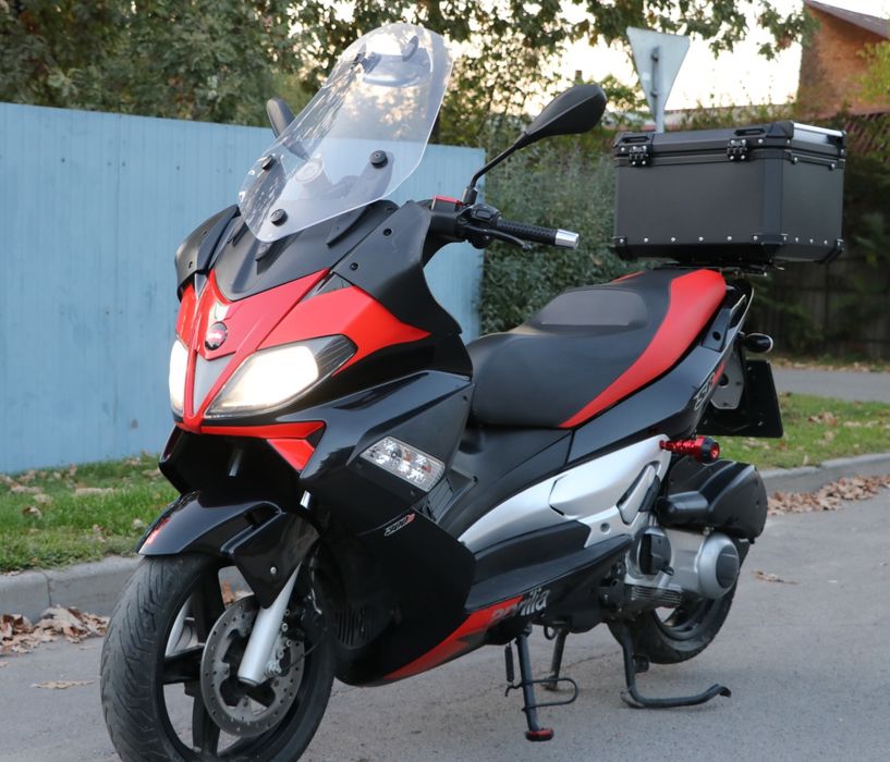 Aprilia sr max 300 Максискутер