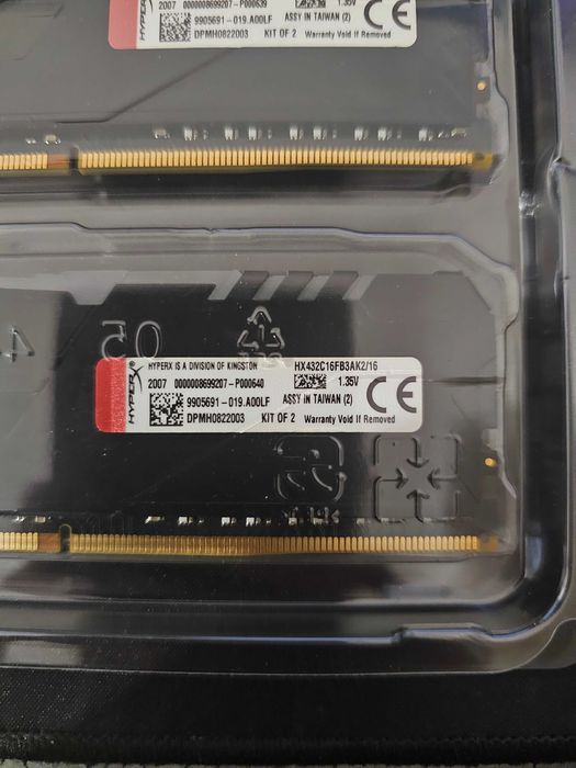 Memorie RAM Kingston Fury RGB DDR4, 16 GB, 2x8, CL16, 3,2 Mhz