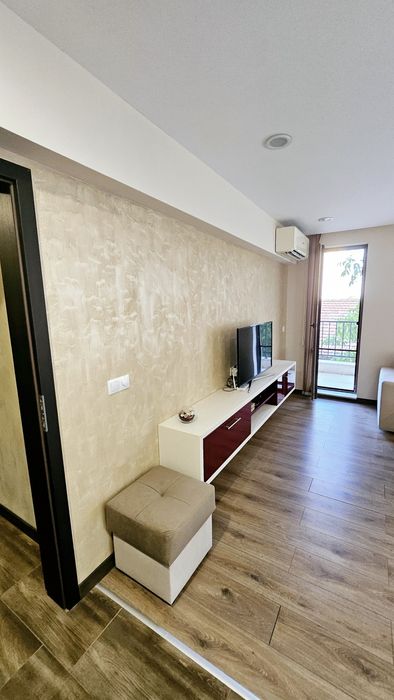 Продава се Тристаен апартамент в Варна, Цветен квартал - 93 кв.м за 2151 €/кв.м - Снимка #2