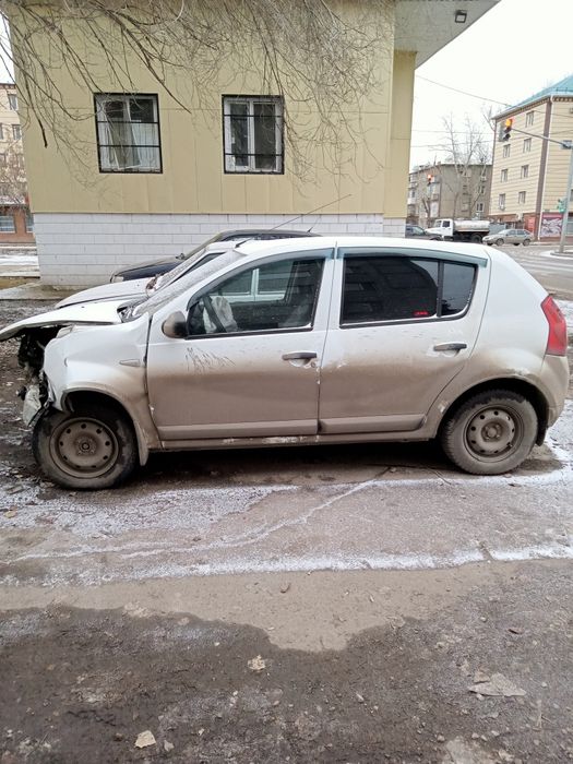 Рено Сандеро 2010г