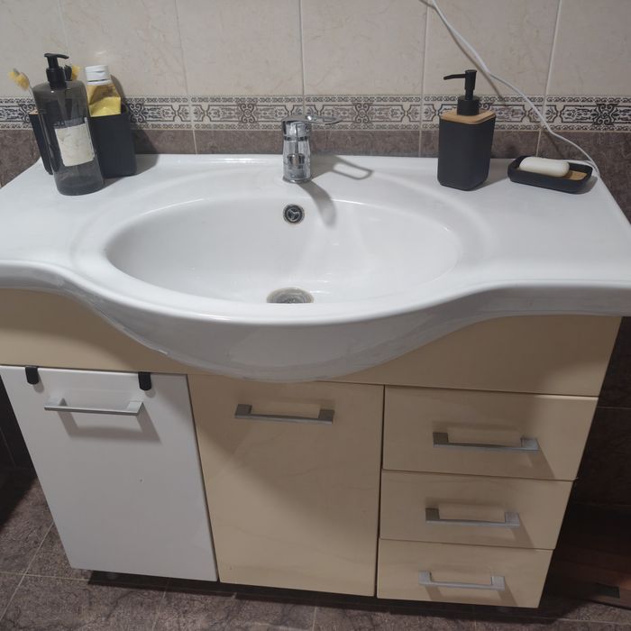 Раковина с тумбой