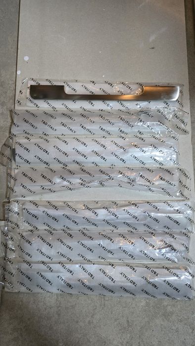 Maner mobilier aluminiu W4002, Argintiu,280 mm