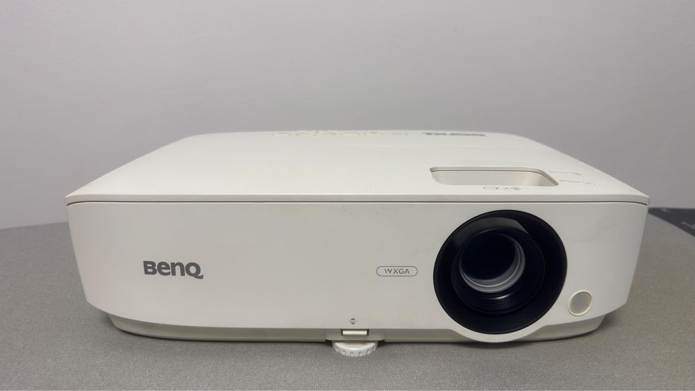 videoproiector BENQ