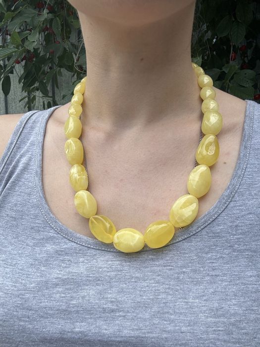 Натуральный молочный янтарь