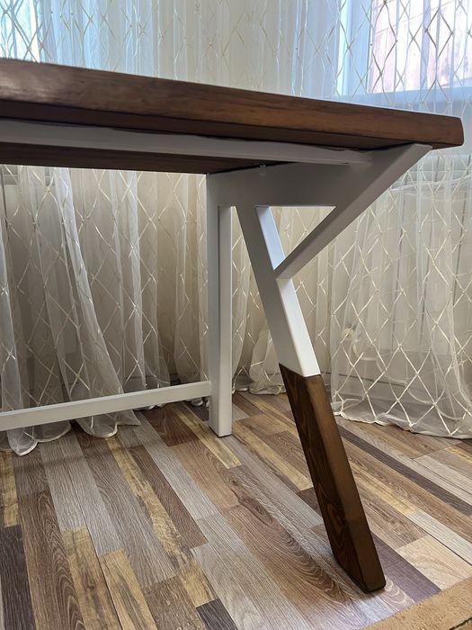 Стол в кабинет или офис