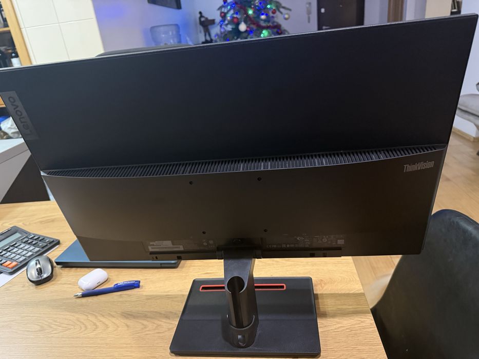 Monitor lenovo thinkvision 4k