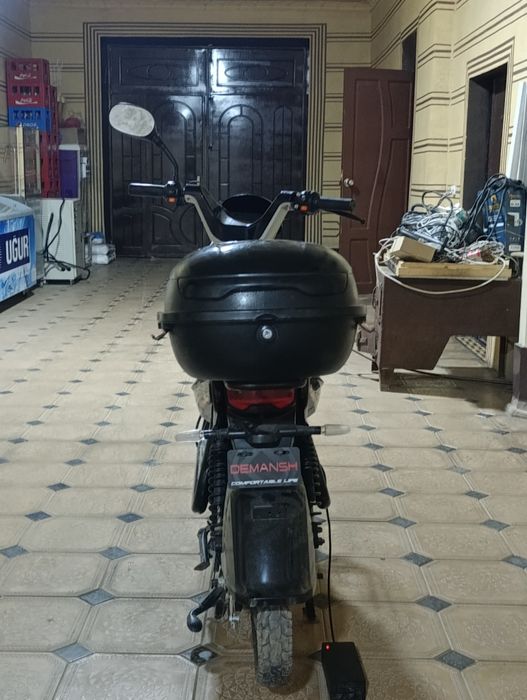 skuter sotiladi holati zoʻr narxi arzon aybi yoʻq