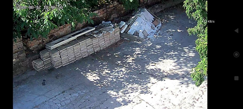 Продавам бетонни тротоарни плочи