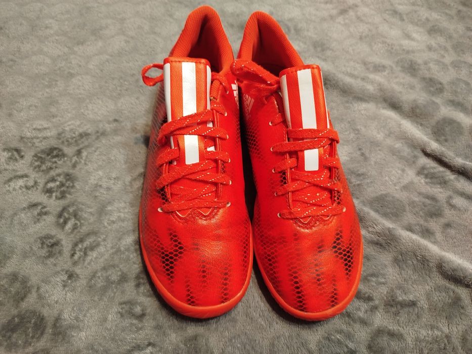 Адидас F10-кожени маратонки 38 номер