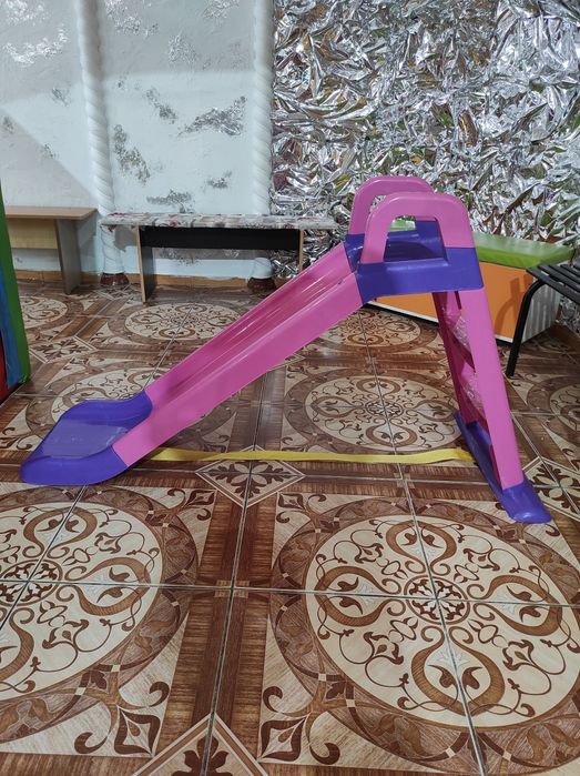 Детская пластиковая горка