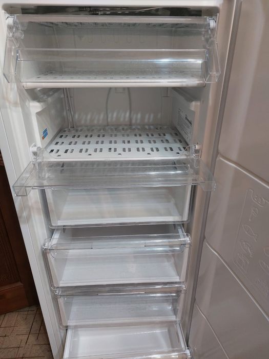 Продам морозильник indesit за 150000 тенге