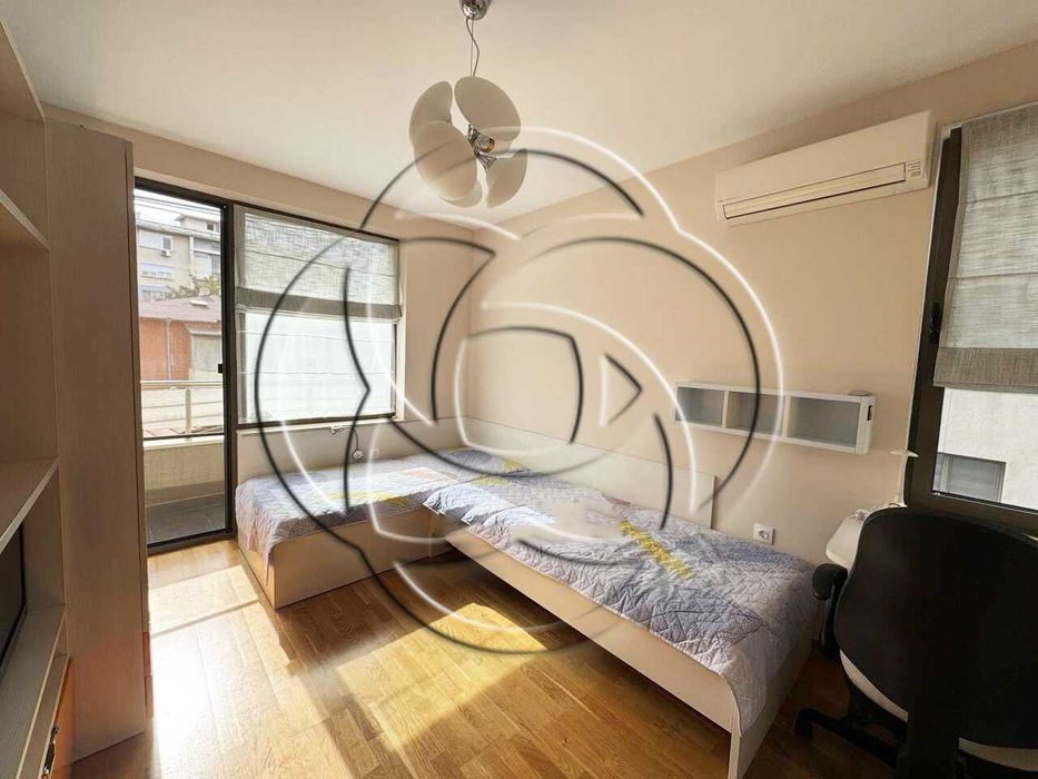 Дава се под наем Тристаен апартамент в Пловдив, Кършияка - 110 кв.м за 797.64 € - Снимка #3