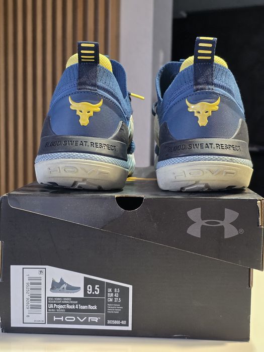 Under Armour 43 -  UA Project Rock 4 Team Rock HOVR