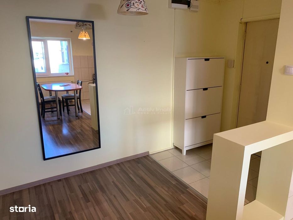 4 Camere, Mall Vitan