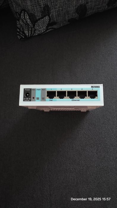 Switch cu management Microtik RB 260 GS  5 port + 1 port SFP