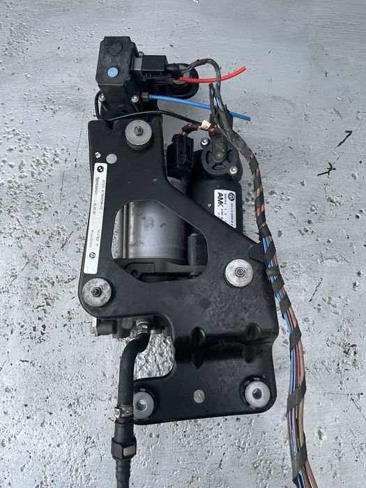 Компресор окачване БМВ Х5/ Х6, Е70 (kompresor bmw e70)