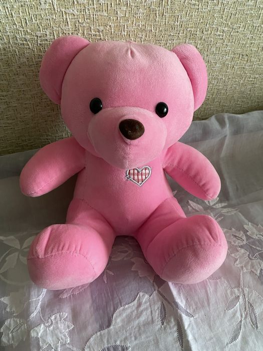 Мягкие игрушки разные.