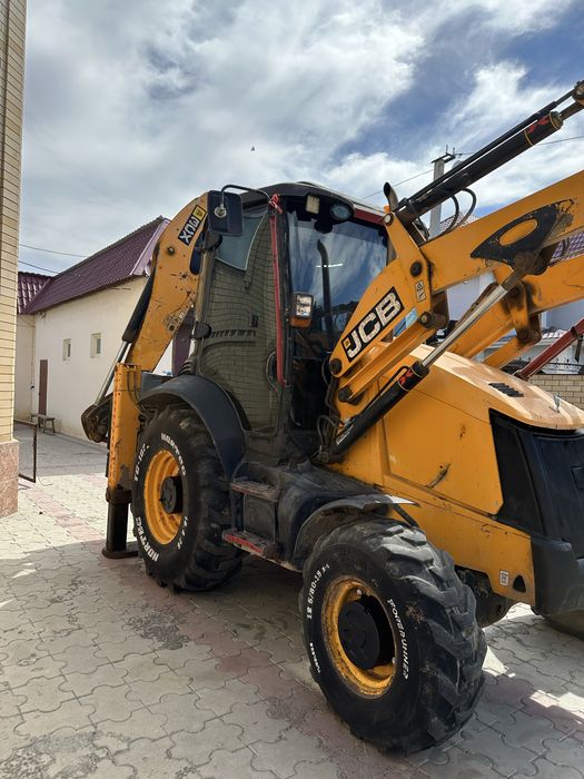 Продается экскаватор погрузчик JCB 3CX