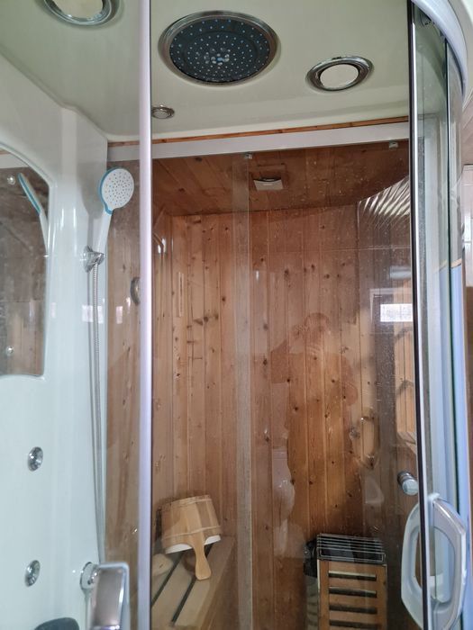 Душевая кабина с парилкой