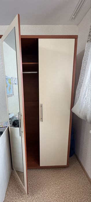 Продаю спальный гарнитур