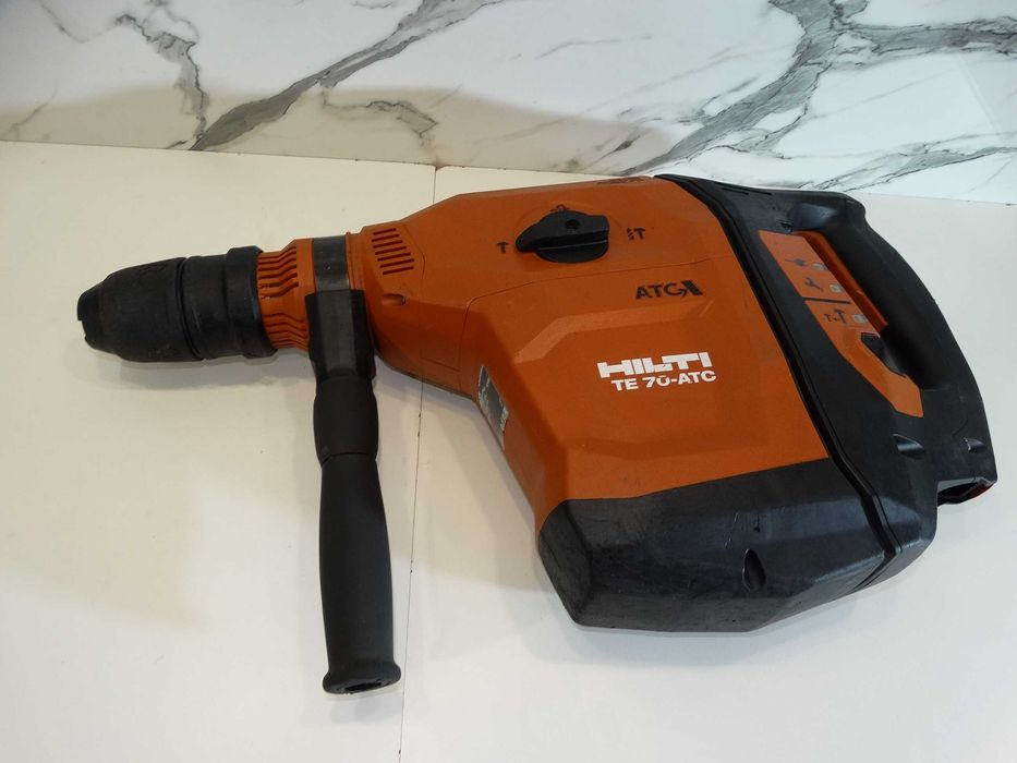 2025 - Hilti TE 70 ATC / AVR - Мощна ударо пробивна машина