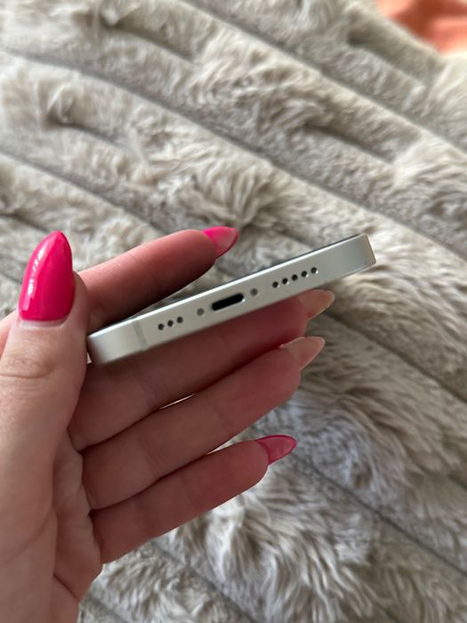Телефон Iphone 13