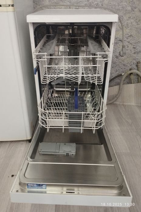 Продам посудомоечную машинку