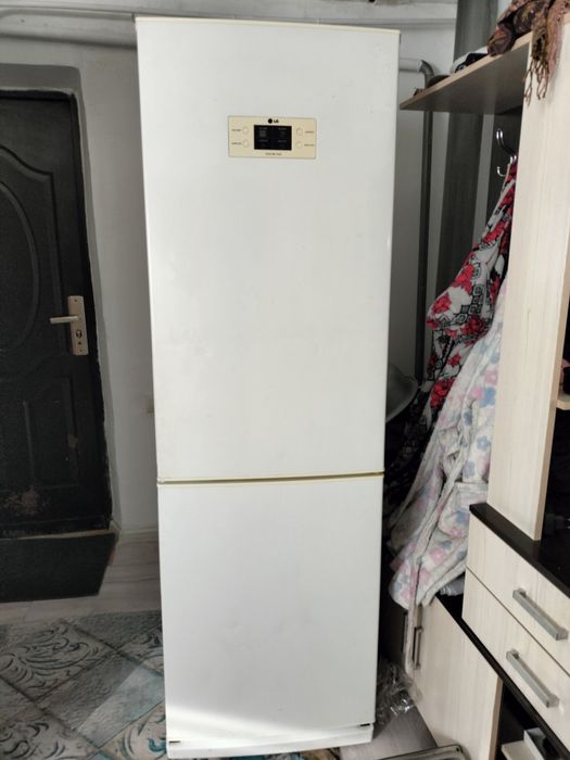 Срочно продам холодильник LG
