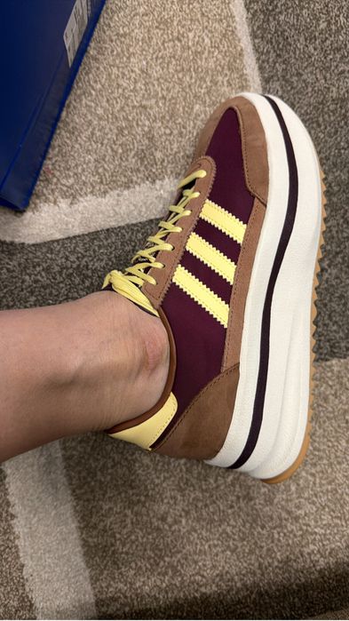 Кроссовки Adidas  39