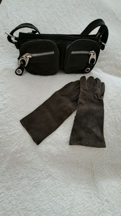 Geanta+ Manusi  ( ambele  piele intoarsa )