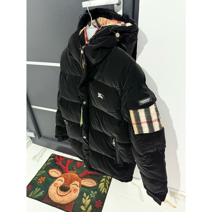 Geaca Burberry cu gluga