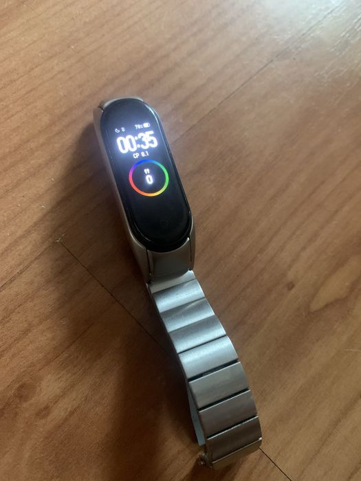 Часы xiaomimi bend 4