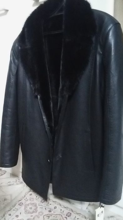 Продам куртку кожаную зимнюю, размер 50, новая.