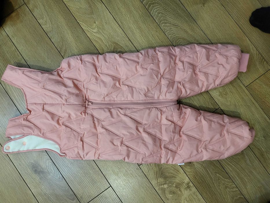 Комбинезон для девочки  очень теплый и мягкий