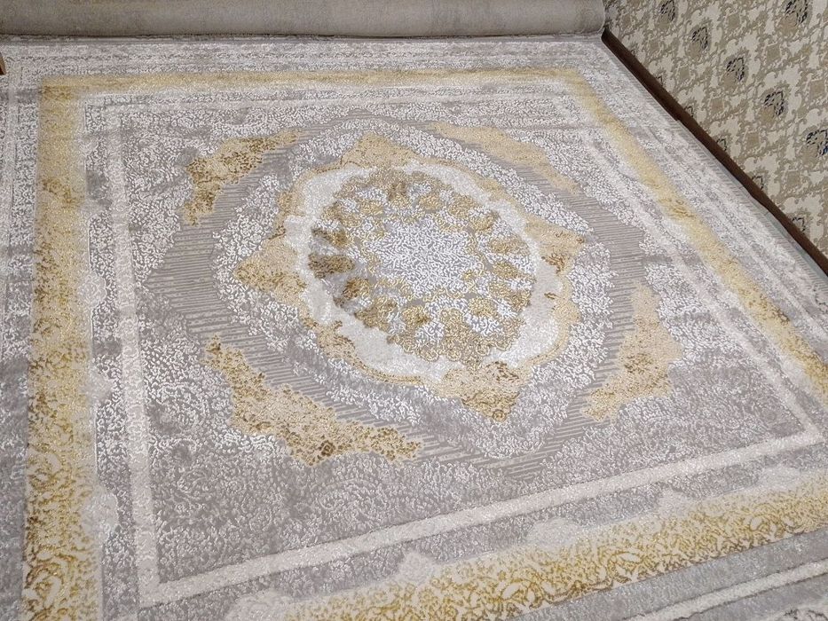 Yangi gilamlar sotiladi