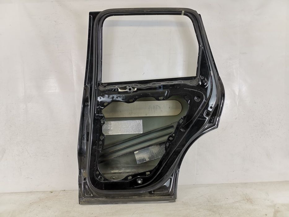 Порше Каен / Porsche Cayenne Оригинална задна дясна врата в добро съст