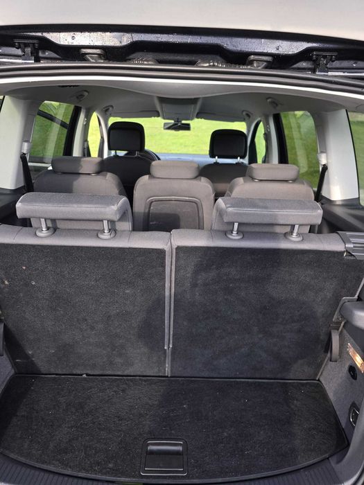 Vand Volkswagen Touran 7 Locuri