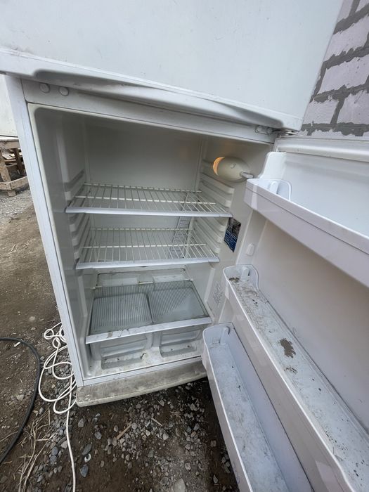 Продам холодильник индезмт