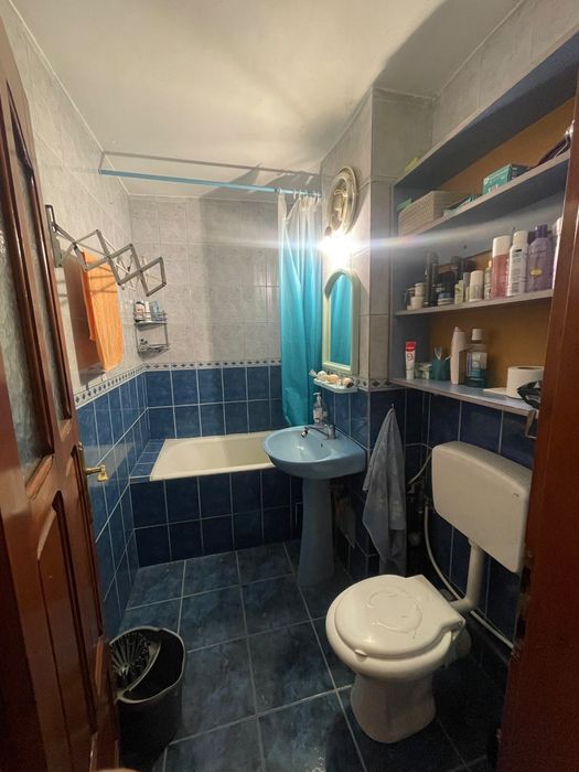 Inchiriez Apartament cu 2 camere decomandat