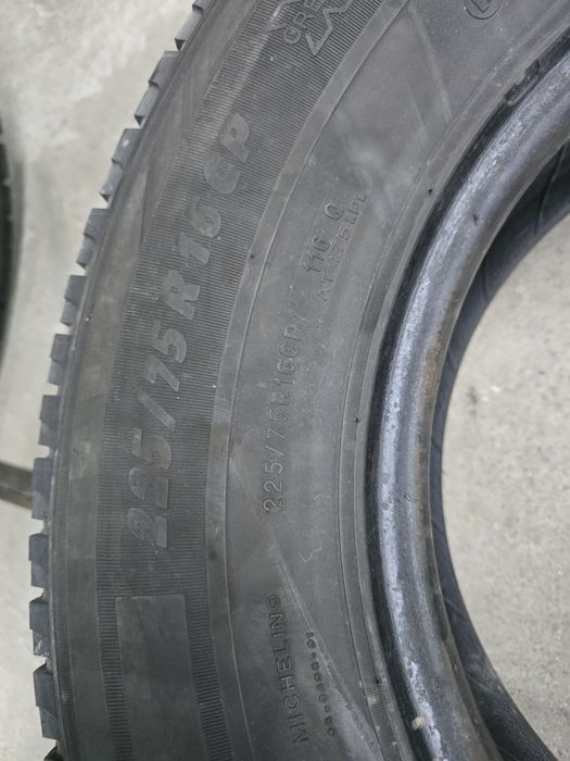 4 Броя Бусови Гуми 225/75/16C Michelin 2x7,2mm 2x6mm 23dot