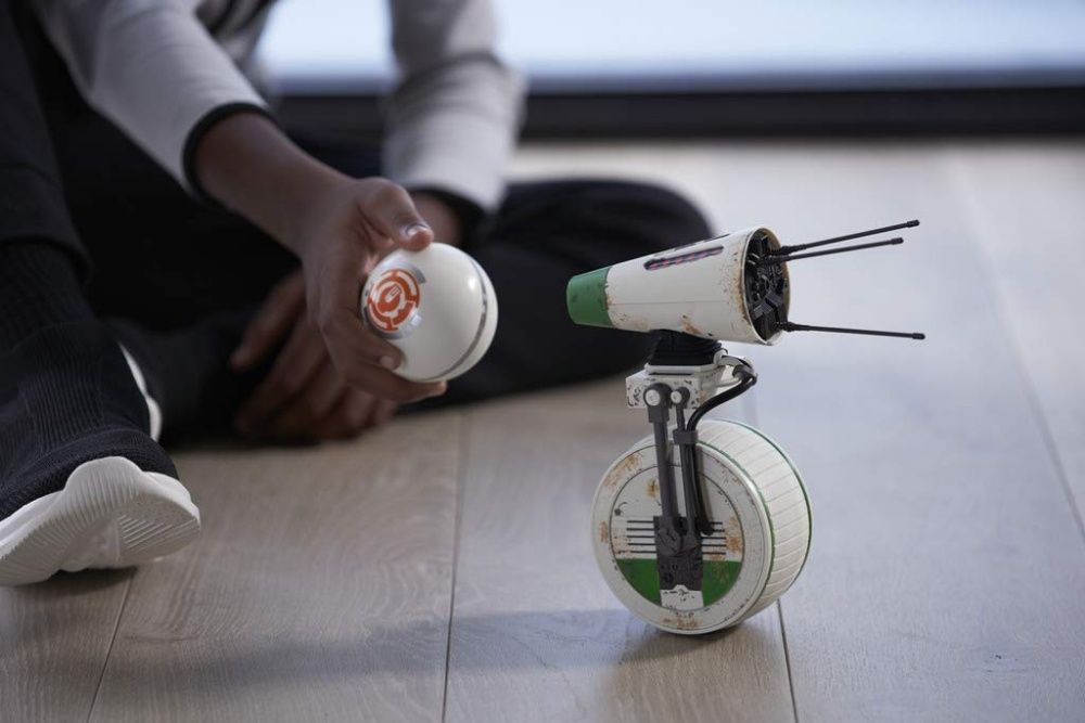 Star Wars Междузвездни войни Смарт Робот Дроид с Топка IOS Android