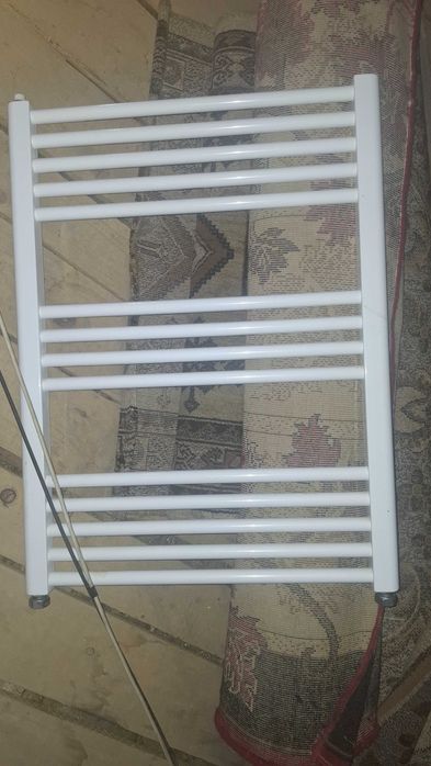 Vand radiator baie ca nou